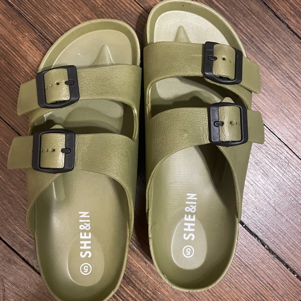 NWT SHEIN Footbed Sandals